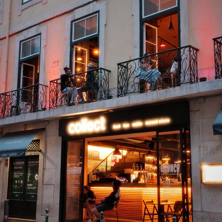 Family terraces and cafés for calm evenings in Paris